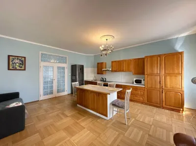 2-комнатная квартира 98 кв. м.